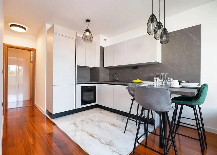 Apartament No 15 *