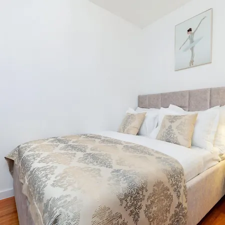 No 15 Appartement *