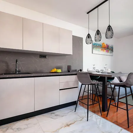 No 15 Apartament Split