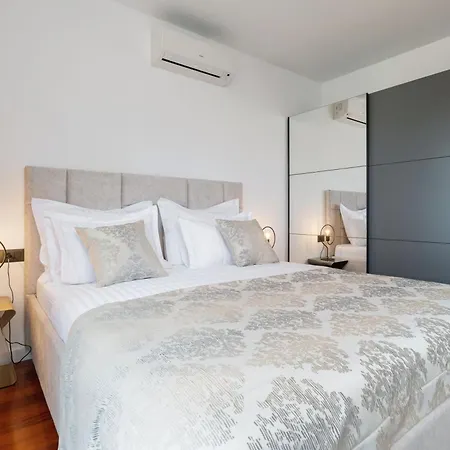 Apartment No 15 *