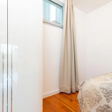 Apartment No 15 *